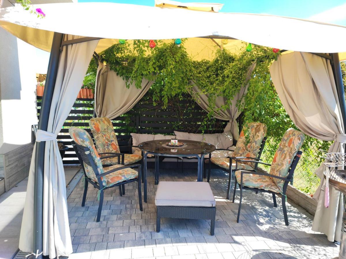 Hotel 4 Foxes Ustka Exterior foto